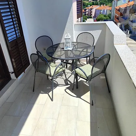 With Parking Space - 10429 Pula