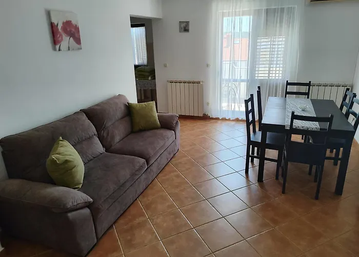 Apartment With Parking Space - 10429