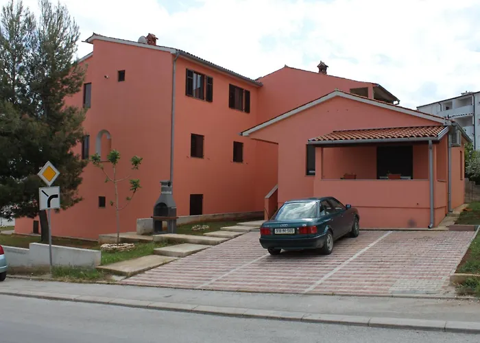 Apartamento With Parking Space - 10429 Pula